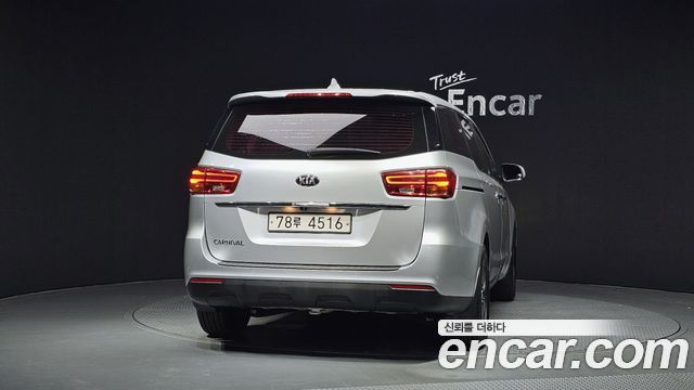 Kia Carnival Новый 11-Seater Deluxe - фото 3