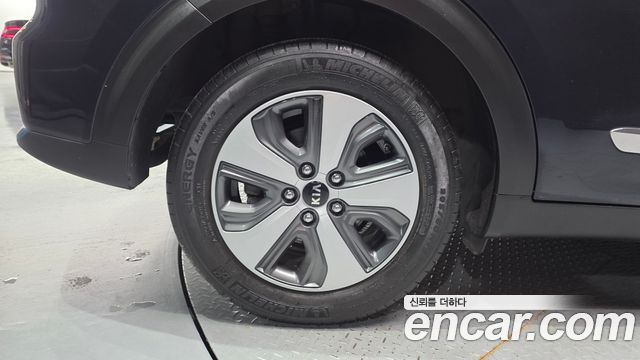 Kia Niro 1.6 Plug-in HEV Prestige - фото 3