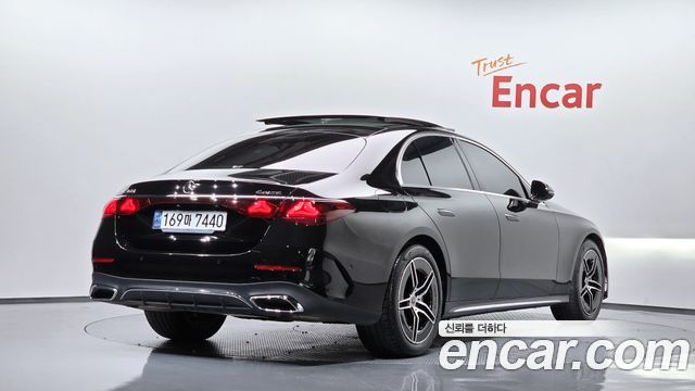 Mercedes-Benz E-Class W214 E300 4MATIC AMG Line - фото 0