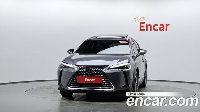 Lexus UX 2.0 AWD - фото 1