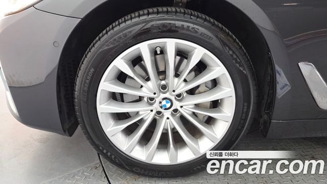 BMW 5-Series G30 530i xDrive Luxury - фото 4