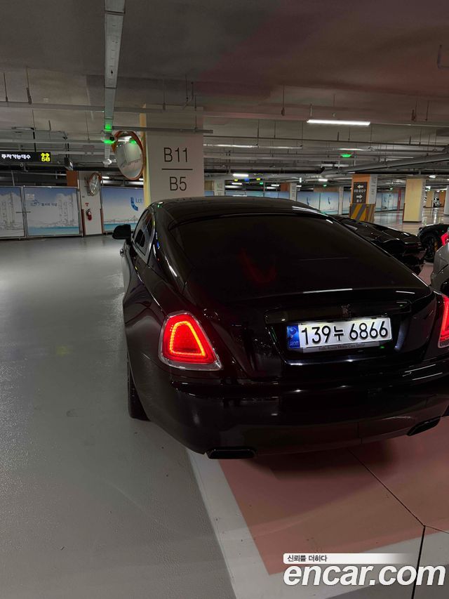 Rolls-Royce Wraith 6.6 Black Badge - фото 3