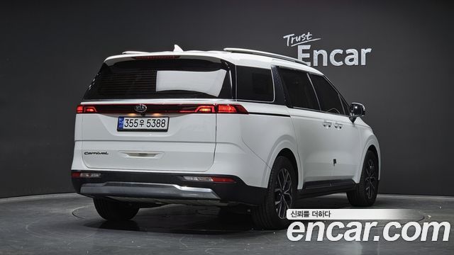 Kia Carnival 4-го поколения 9-Seater Signature - фото 1