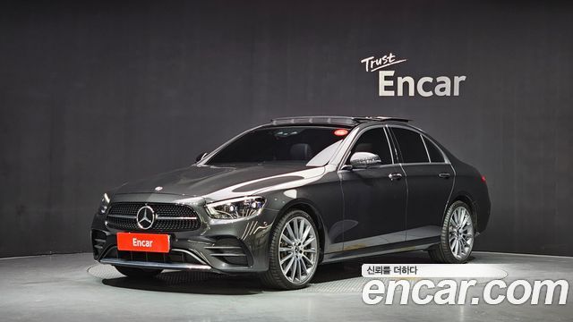 Mercedes-Benz E-Class W213 E350 4MATIC AMG Line - фото 0
