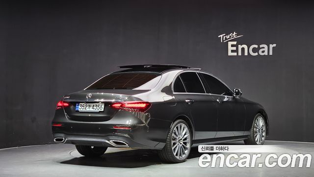 Mercedes-Benz E-Class W213 E350 4MATIC AMG Line - фото 1