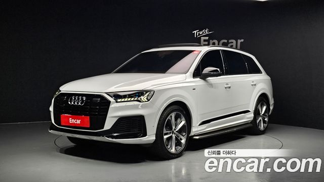 Audi Q7 55 TFSI Quattro Premium - фото 0