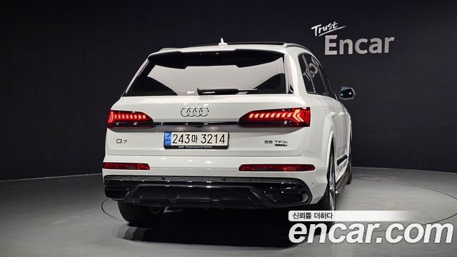 Audi Q7 55 TFSI Quattro Premium - фото 3