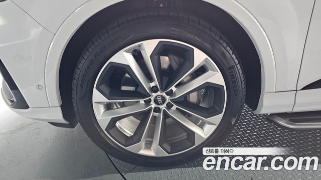 Audi Q7 55 TFSI Quattro Premium - фото 4
