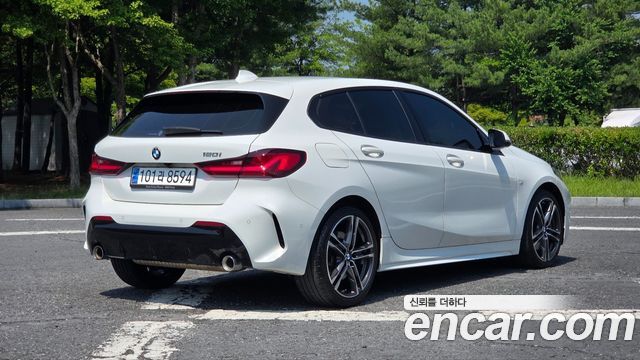 BMW 1-Series F40 120i M Sports - фото 1