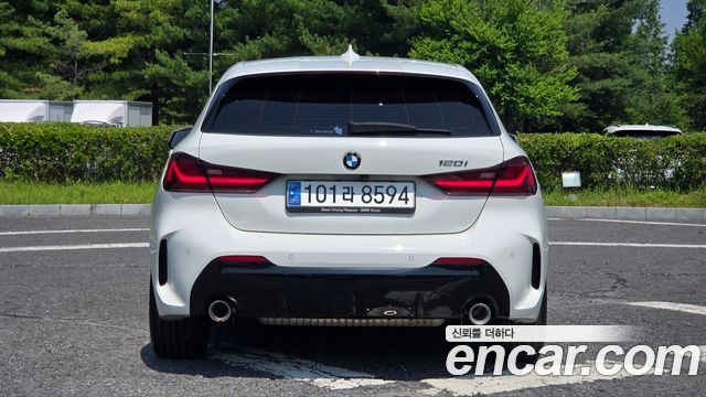 BMW 1-Series F40 120i M Sports - фото 3