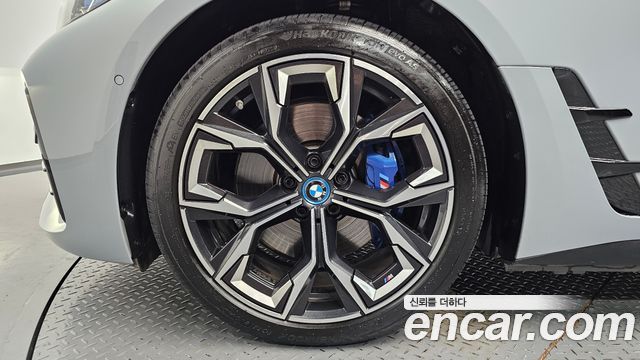 BMW i4 eDrive40 M Sports Pro - фото 3