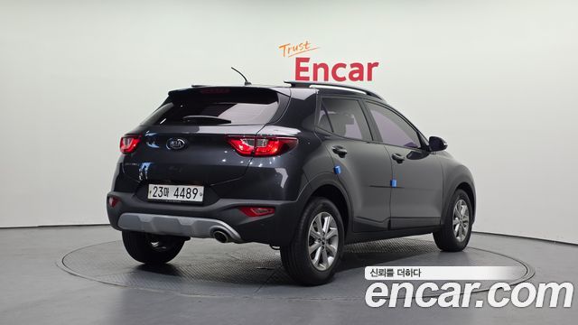 Kia Stonic Diesel 1.6 Deluxe - фото 1