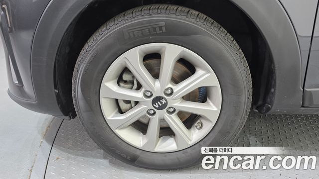 Kia Stonic Diesel 1.6 Deluxe - фото 4