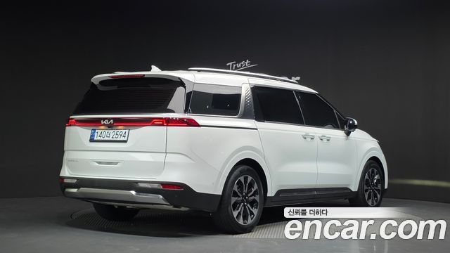 Kia Carnival 4-го поколения 9-Seater Signature - фото 1