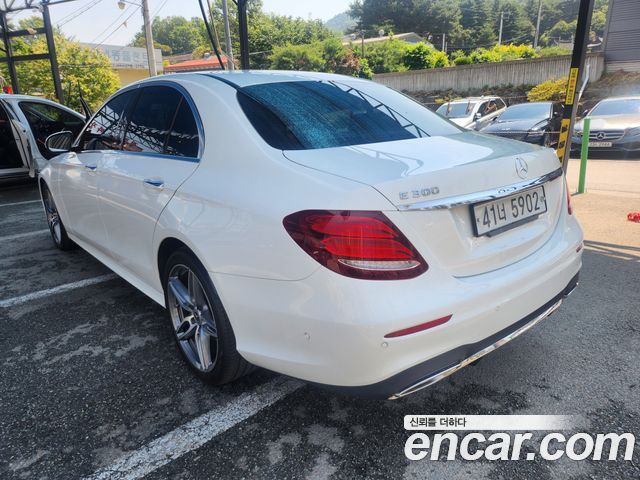 Mercedes-Benz E-Class W213 E300 Exclusive - фото 1
