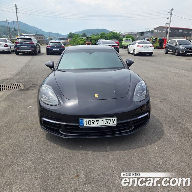 Porsche Panamera 3.0 AWD - фото 0