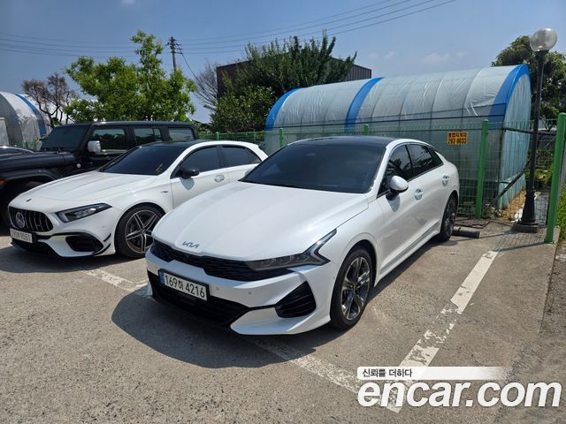 Kia K5 3-го поколения 2.0 Signature - фото 0