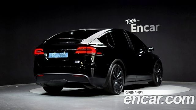 Tesla Model X Plaid - фото 1