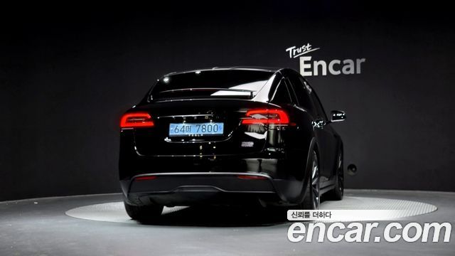 Tesla Model X Plaid - фото 3