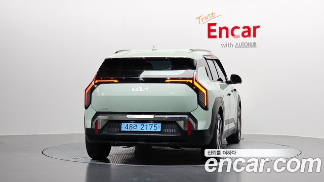 Kia EV3 Long Range 2WD Earth - фото 3