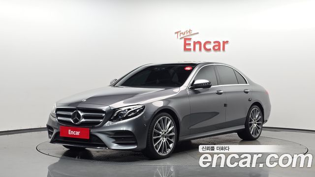 Mercedes-Benz E-Class W213 E350 4MATIC AMG Line - фото 0