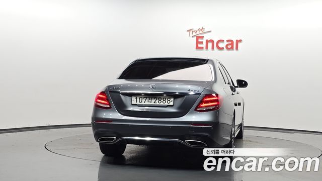 Mercedes-Benz E-Class W213 E350 4MATIC AMG Line - фото 3