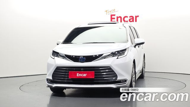 Toyota Sienna 4-го поколения 2.5 Hybrid 2WD - фото 2