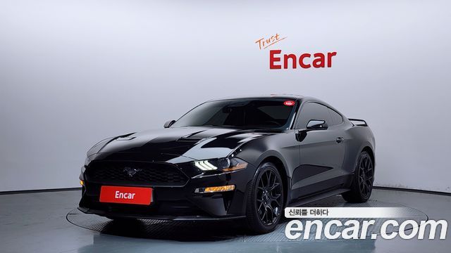 Ford Mustang Coupe - фото 0