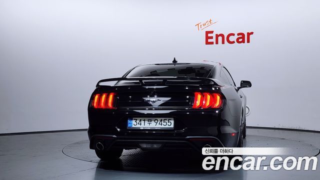 Ford Mustang Coupe - фото 3
