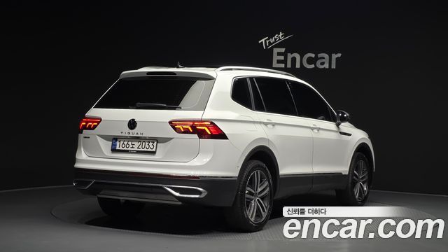 Volkswagen Tiguan 2.0 TSI Prestige - фото 1