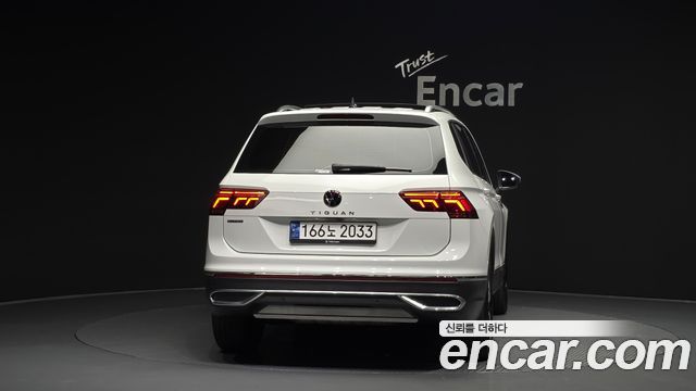 Volkswagen Tiguan 2.0 TSI Prestige - фото 3