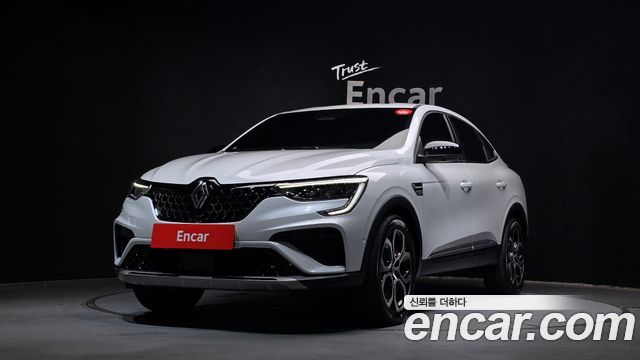 Renault Samsung Arkana 1.6 E-TECH Iconic - фото 0