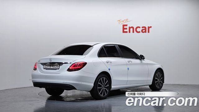 Mercedes-Benz C-Class W205 C200 - фото 1