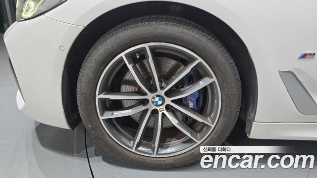 BMW 5-Series G30 523d M Sport - фото 4