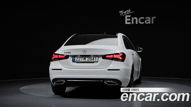 Mercedes-Benz A-Class W177 A220 Sedan - фото 3