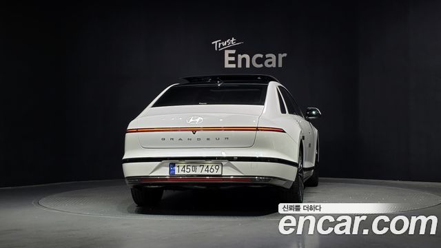 Hyundai Grandeur GN7, гибрид Calligraphy - фото 3