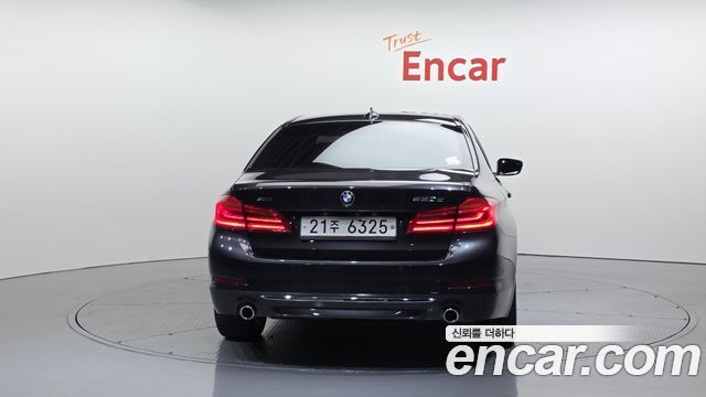 BMW 5-Series G30 520d xDrive Luxury Plus - фото 3