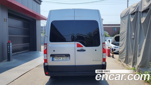 Renault Samsung Master 2.3 15-Seater - фото 3