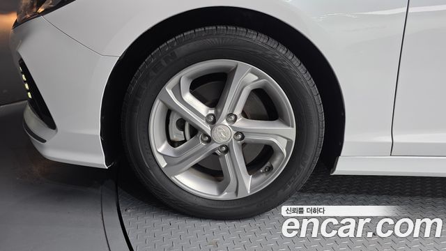 Hyundai Sonata 2.0 Modern - фото 4