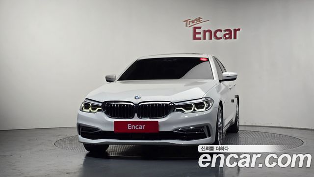 BMW 5-Series G30 520d Luxury Special Edition - фото 2