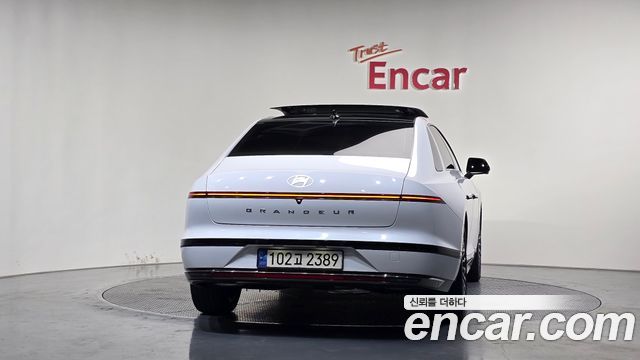 Hyundai Grandeur GN7 2,5 Gasoline 2WD Calligraphy - фото 3