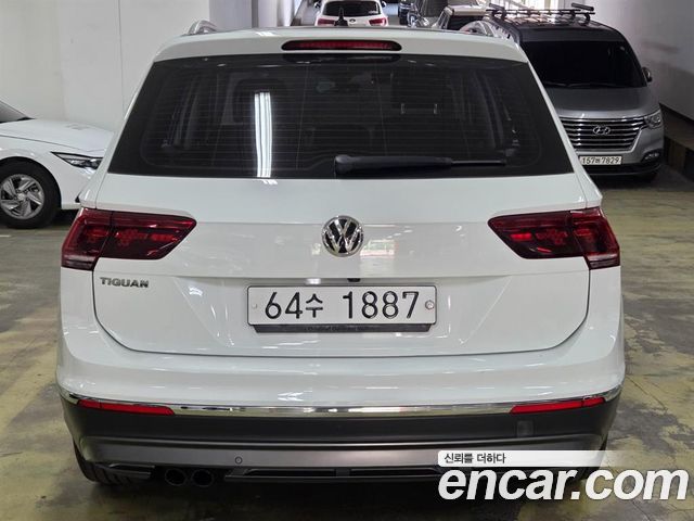 Volkswagen Tiguan 2-го поколения 2.0 TDI Premium - фото 3