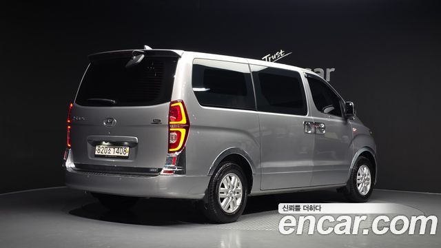 Hyundai Starex Новый Van 3-Seater Smart - фото 1