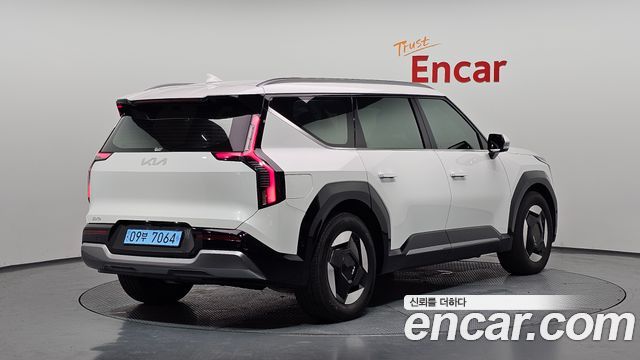 Kia EV9 Long Range 2WD Earth - фото 1