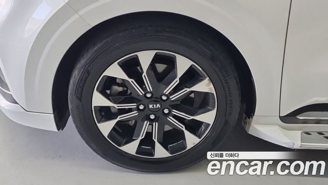 Kia Carnival 4-го поколения Gasoline 9-Seater Hi-Limousine Signature - фото 4