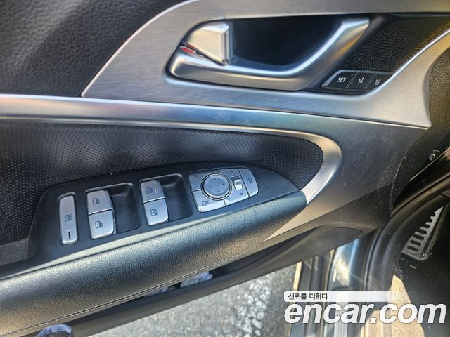 Genesis G70 2.0T Sport Package - фото 4