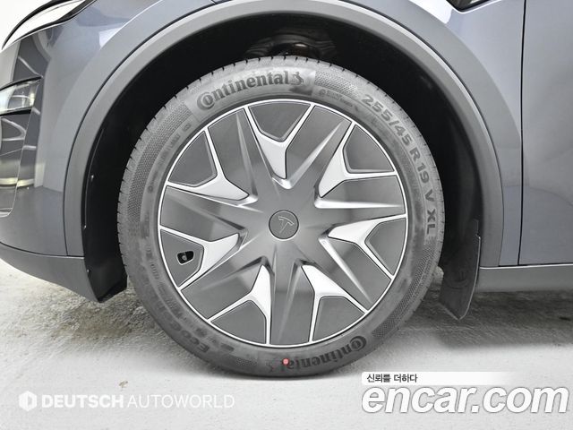 Tesla Model Y L Long Range AWD - фото 4