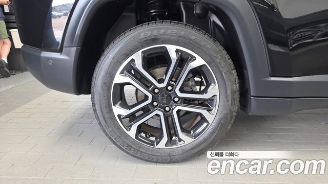 Jeep Compass 2-го поколения 2.4 limited 2WD - фото 4