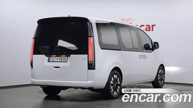 Hyundai Staria 4WD Lounge 9-Seater Inspiration - фото 1