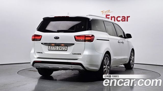 Kia Carnival Совершенно новый 7-seater Limousine Magic Space - фото 1